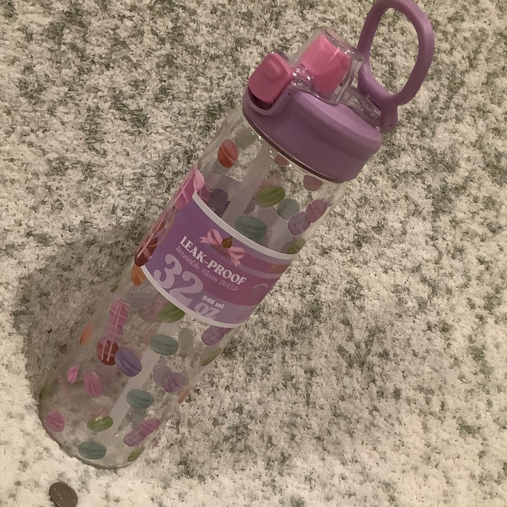 Valentines Day Pastel Macaroons Glass Leak-Proof Water Bottle Manna 32 oz NWT - Picture 15 of 16